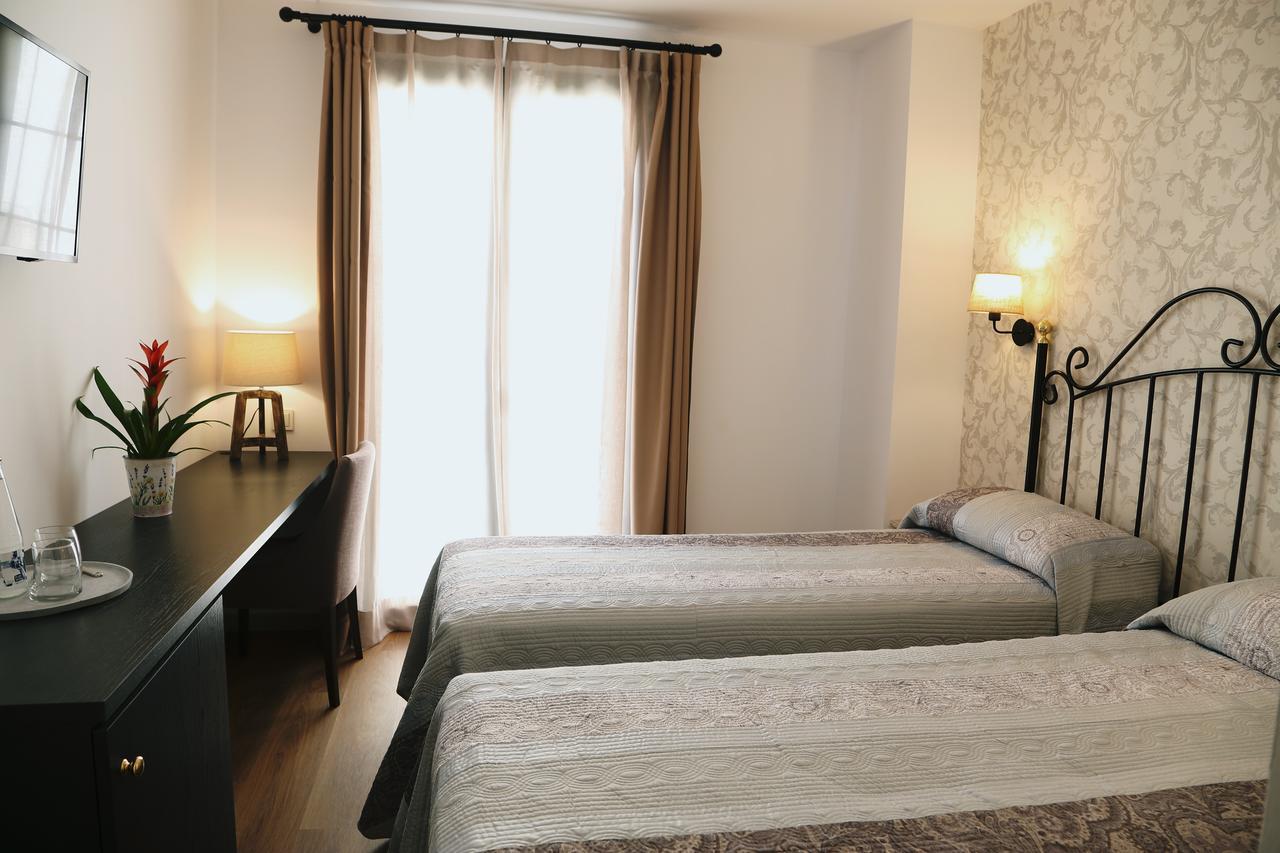 Jardi De Pedra (Adults Only) Hotell L' Escala Rum bild